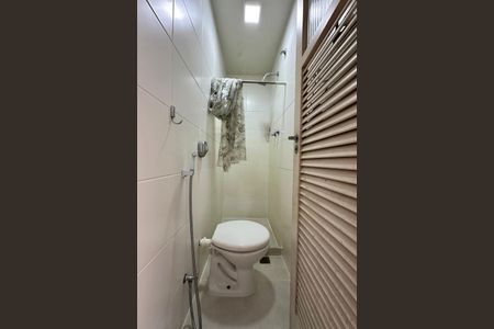 Apartamento à venda com 162m², 4 quartos e 2 vagas Apartamento à venda com 162m², 4 quartos e 2 vagasBanheiro de serviço