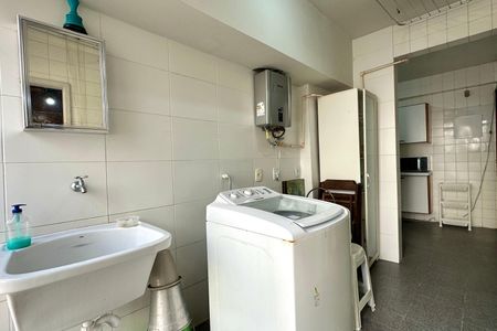 Apartamento à venda com 162m², 4 quartos e 2 vagas Apartamento à venda com 162m², 4 quartos e 2 vagasÁrea de Serviço