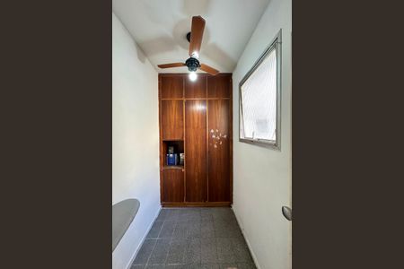 Apartamento à venda com 162m², 4 quartos e 2 vagas Apartamento à venda com 162m², 4 quartos e 2 vagasQuarto de Serviço