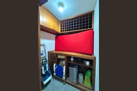 Apartamento à venda com 162m², 4 quartos e 2 vagas Apartamento à venda com 162m², 4 quartos e 2 vagasQuarto de Serviço 02