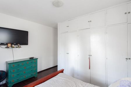 Casa à venda com 310m², 3 quartos e 3 vagas Casa à venda com 310m², 3 quartos e 3 vagasSuíte