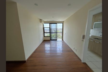 Apartamento à venda com 73m², 2 quartos e 1 vagaSala