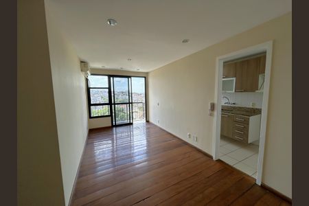Apartamento à venda com 73m², 2 quartos e 1 vagaSala