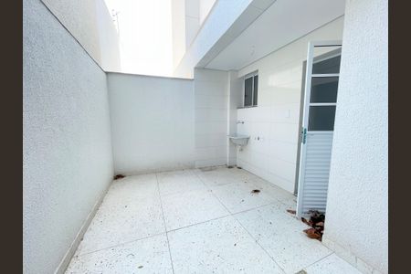 Apartamento à venda com 97m², 2 quartos e 2 vagasÁrea de serviço