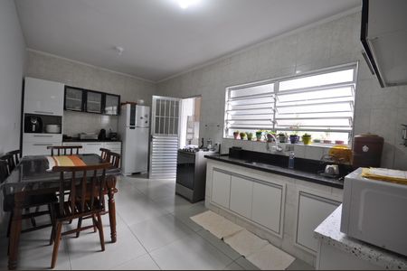 Casa à venda com 112m², 3 quartos e 2 vagasCozinha
