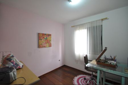 Casa à venda com 112m², 3 quartos e 2 vagasQuarto 3