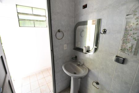 Casa à venda com 220m², 3 quartos e 4 vagasBanheiro de serviço