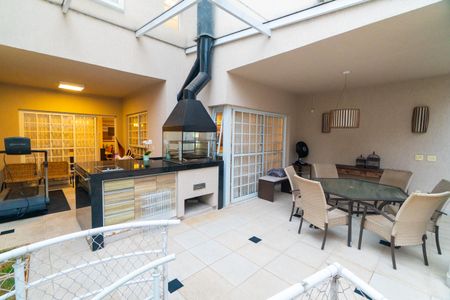 Casa de condomínio à venda com 356m², 4 quartos e 5 vagasChurrasqueira