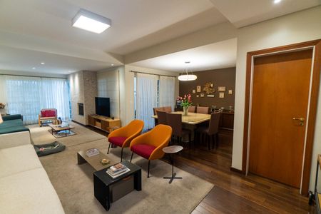 Sala de casa de condomínio à venda com 4 quartos, 356m² em Jardim Prudência, São Paulo