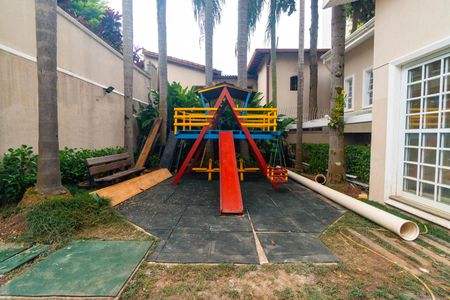 Casa de condomínio à venda com 356m², 4 quartos e 5 vagasÁrea comum - Playground
