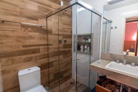 Casa de condomínio à venda com 356m², 4 quartos e 5 vagasBanheiro Social