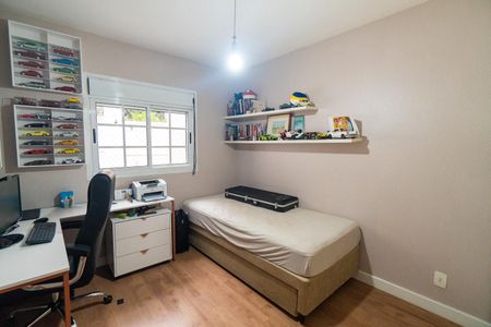 Casa de condomínio à venda com 356m², 4 quartos e 5 vagasSuíte 2