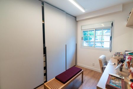 Casa de condomínio à venda com 356m², 4 quartos e 5 vagasQuarto 2