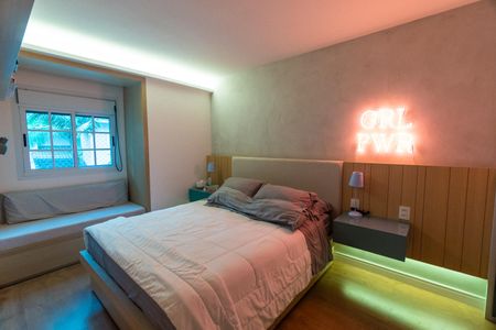 Casa de condomínio à venda com 356m², 4 quartos e 5 vagasQuarto 1