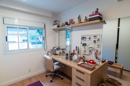 Casa de condomínio à venda com 356m², 4 quartos e 5 vagasQuarto 2