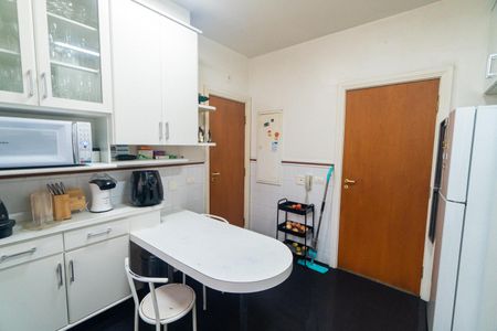 Casa de condomínio à venda com 356m², 4 quartos e 5 vagasCozinha