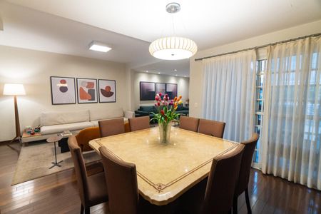 Sala de casa de condomínio à venda com 4 quartos, 356m² em Jardim Prudência, São Paulo