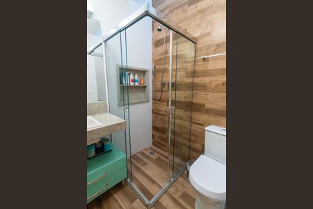 Casa de condomínio à venda com 356m², 4 quartos e 5 vagasBanheiro da Suíte 2