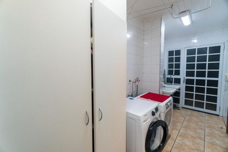 Casa de condomínio à venda com 356m², 4 quartos e 5 vagasÁrea de Serviço