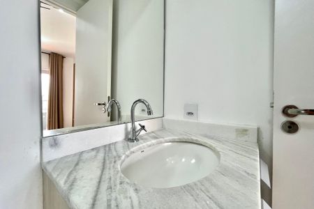 Banheiro de kitnet/studio para alugar com 1 quarto, 25m² em Chácara Inglesa, São Paulo