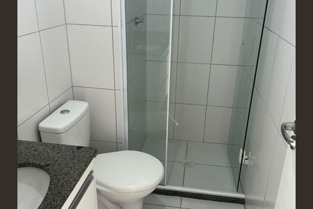 Banheiro de apartamento para alugar com 2 quartos, 33m² em Vila Pierina, São Paulo