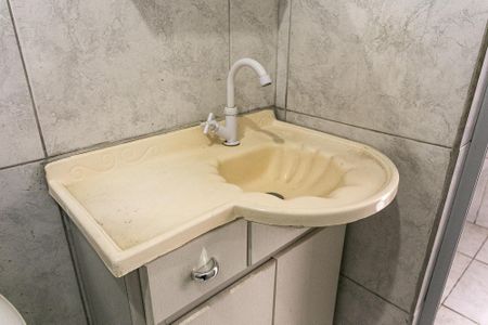 Casa à venda com 100m², 3 quartos e sem vagaBanheiro 1