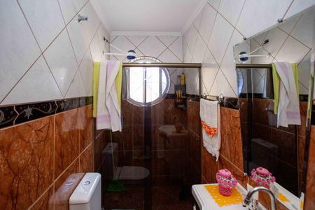 Casa para alugar com 140m², 2 quartos e 2 vagasBanheiro Social