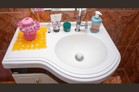 Casa para alugar com 140m², 2 quartos e 2 vagasBanheiro Social