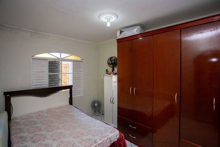 Casa para alugar com 140m², 2 quartos e 2 vagasQuarto 