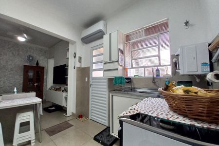 Casa à venda com 211m², 4 quartos e 4 vagas Casa à venda com 211m², 4 quartos e 4 vagasCasa 2 - Cozinha