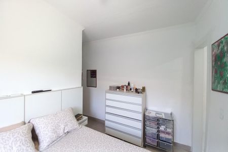 Casa à venda com 211m², 4 quartos e 4 vagas Casa à venda com 211m², 4 quartos e 4 vagasCasa 2 - Quarto