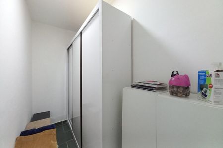 Casa à venda com 211m², 4 quartos e 4 vagas Casa à venda com 211m², 4 quartos e 4 vagasCasa 2 - Closet do Quarto