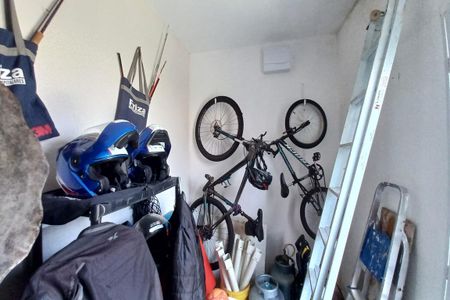 Casa à venda com 211m², 4 quartos e 4 vagas Casa à venda com 211m², 4 quartos e 4 vagasDespensa