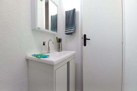 Casa à venda com 211m², 4 quartos e 4 vagas Casa à venda com 211m², 4 quartos e 4 vagasCasa 2 - Banheiro