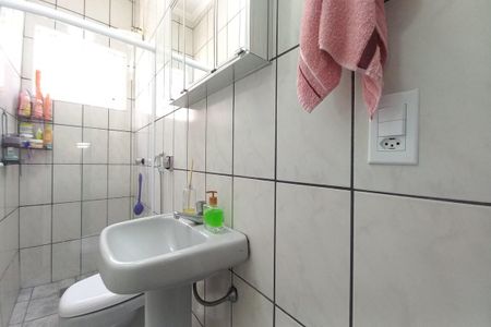 Casa à venda com 211m², 4 quartos e 4 vagas Casa à venda com 211m², 4 quartos e 4 vagasBanheiro