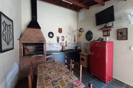 Casa à venda com 211m², 4 quartos e 4 vagas Casa à venda com 211m², 4 quartos e 4 vagasÁrea comum - Churrasqueira