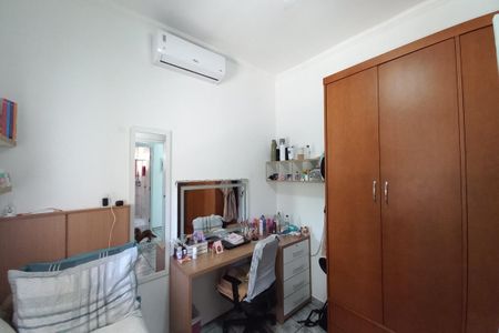 Casa à venda com 211m², 4 quartos e 4 vagas Casa à venda com 211m², 4 quartos e 4 vagasQuarto 1