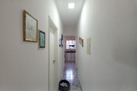 Casa à venda com 211m², 4 quartos e 4 vagas Casa à venda com 211m², 4 quartos e 4 vagasCorredor