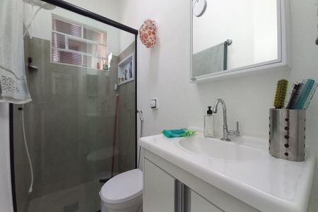 Casa à venda com 211m², 4 quartos e 4 vagas Casa à venda com 211m², 4 quartos e 4 vagasCasa 2 - Banheiro