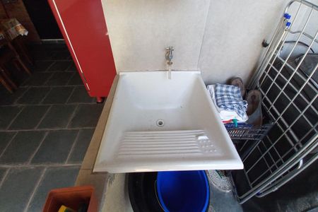 Casa à venda com 211m², 4 quartos e 4 vagas Casa à venda com 211m², 4 quartos e 4 vagasCasa 2 - Área de Serviço