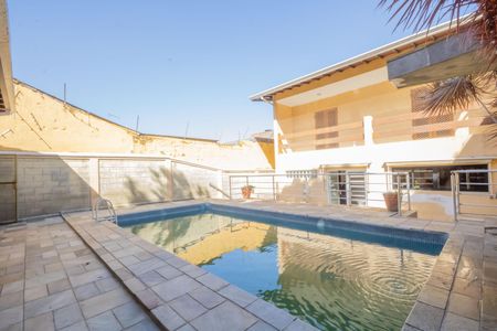 Casa para alugar com 435m², 4 quartos e 5 vagas Casa para alugar com 435m², 4 quartos e 5 vagasPiscina