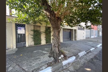 Casa para alugar com 435m², 4 quartos e 5 vagas Casa para alugar com 435m², 4 quartos e 5 vagasFachada