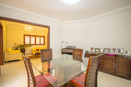Casa para alugar com 435m², 4 quartos e 5 vagas Casa para alugar com 435m², 4 quartos e 5 vagasSala de Jantar