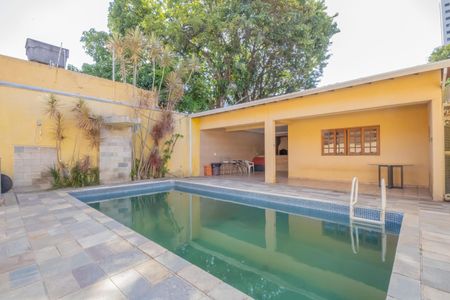 Casa para alugar com 435m², 4 quartos e 5 vagas Casa para alugar com 435m², 4 quartos e 5 vagasPiscina