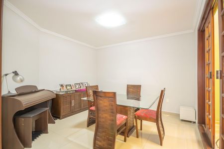 Casa para alugar com 435m², 4 quartos e 5 vagas Casa para alugar com 435m², 4 quartos e 5 vagasSala de Jantar