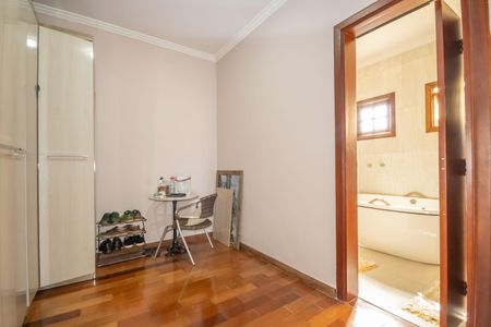 Casa para alugar com 435m², 4 quartos e 5 vagas Casa para alugar com 435m², 4 quartos e 5 vagasCloset da suíte 1