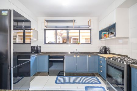 Casa para alugar com 435m², 4 quartos e 5 vagas Casa para alugar com 435m², 4 quartos e 5 vagasCozinha