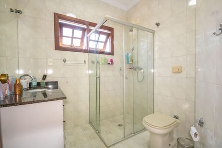 Casa para alugar com 435m², 4 quartos e 5 vagas Casa para alugar com 435m², 4 quartos e 5 vagasBanheiro da Suíte 3