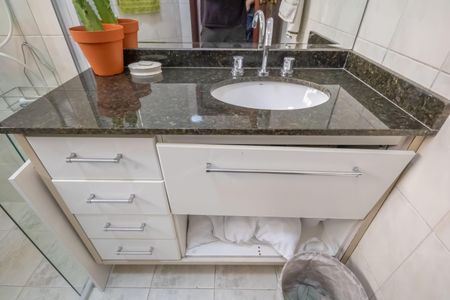 Casa para alugar com 435m², 4 quartos e 5 vagas Casa para alugar com 435m², 4 quartos e 5 vagasBanheiro da Suíte 2