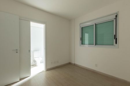 Apartamento à venda com 200m², 4 quartos e 3 vagasSuíte 2